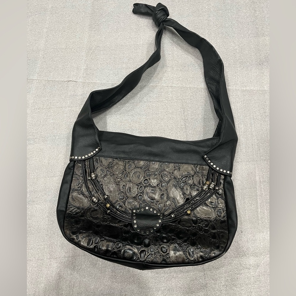 ❤️Host Picks❤️VTG Brettons Black Tooled Leather Shoulder Bag Textured Knot